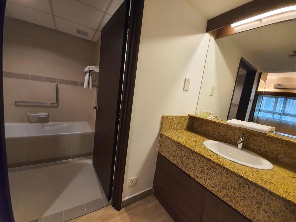 Crown Regency Serviced Suites Kuala Lumpur Exterior photo